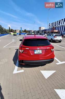Внедорожник / Кроссовер Honda HR-V 2015 в 
