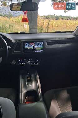 Внедорожник / Кроссовер Honda HR-V 2015 в 