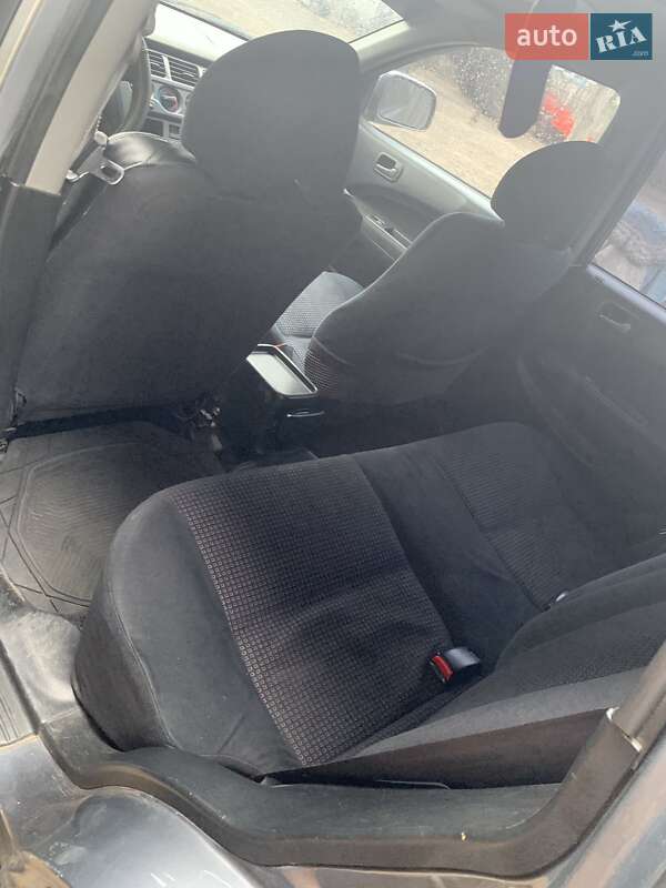 Внедорожник / Кроссовер Honda HR-V 2004 в Клесовом