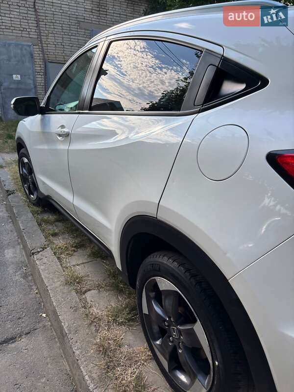 Внедорожник / Кроссовер Honda HR-V 2018 в Львове