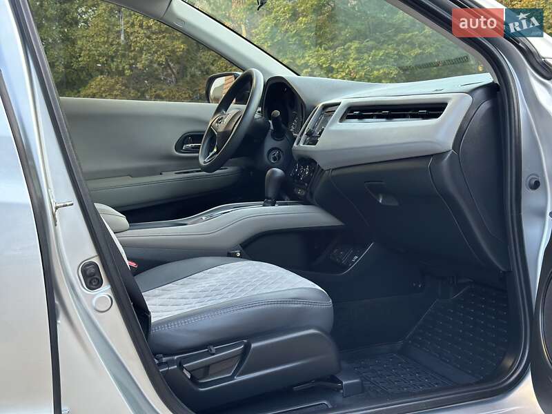 Внедорожник / Кроссовер Honda HR-V 2016 в Одессе
