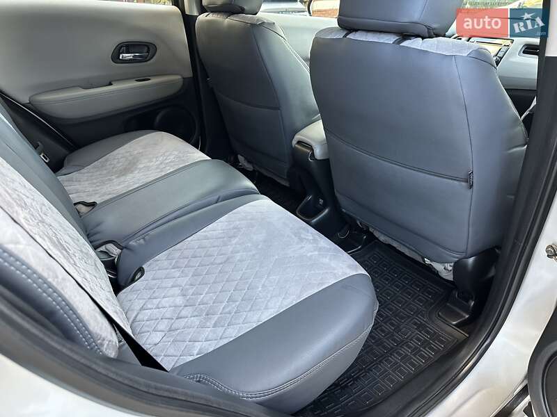 Внедорожник / Кроссовер Honda HR-V 2016 в Одессе
