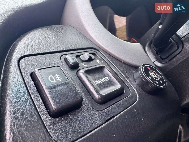 Позашляховик / Кросовер Honda HR-V 2005 в Одесі фото 38 Позашляховик / Кросовер Honda HR-V 2005 в Одесі