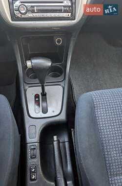 Внедорожник / Кроссовер Honda HR-V 2004 в  фото 11 Внедорожник / Кроссовер Honda HR-V 2004 в