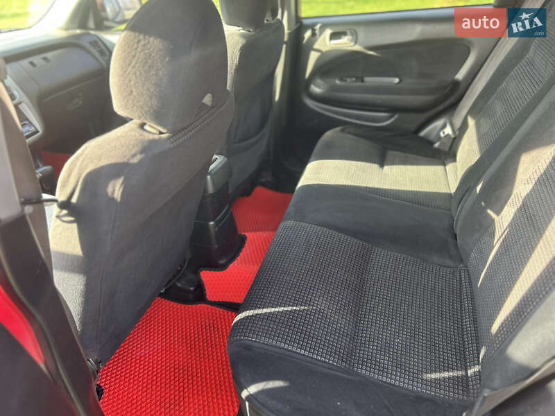 Внедорожник / Кроссовер Honda HR-V 2001 в Пирятине фото 7 Внедорожник / Кроссовер Honda HR-V 2001 в Пирятине