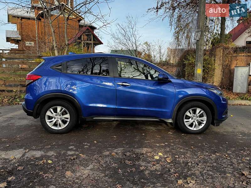 Внедорожник / Кроссовер Honda HR-V 2018 в Киеве