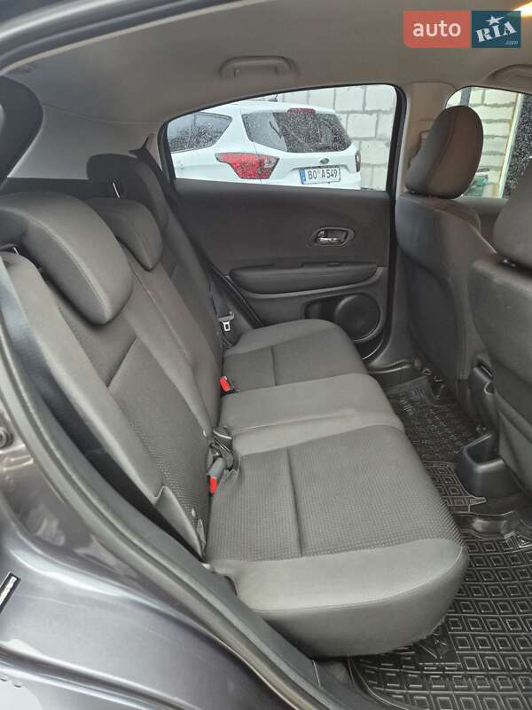 Внедорожник / Кроссовер Honda HR-V 2018 в Сумах