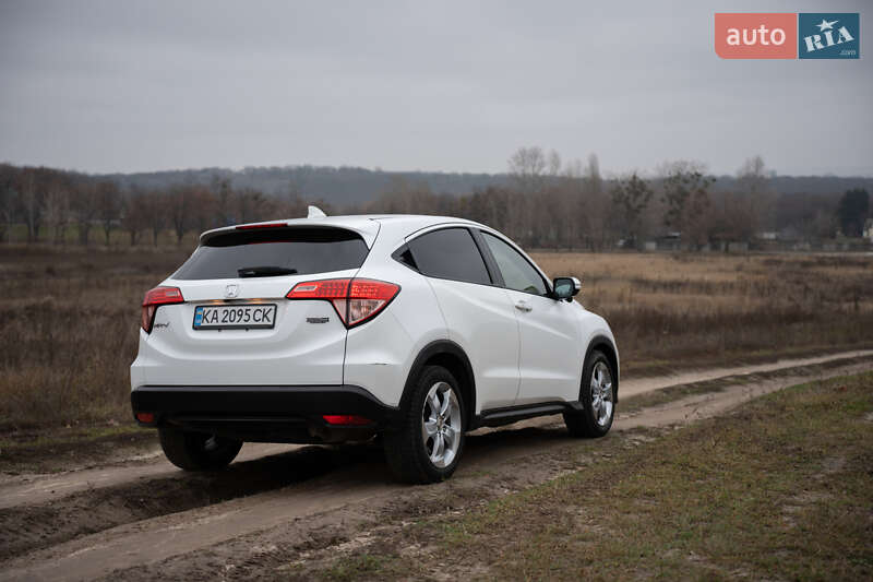 Внедорожник / Кроссовер Honda HR-V 2015 в Киеве