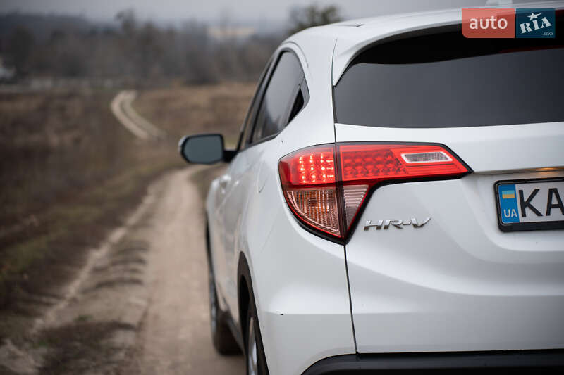 Внедорожник / Кроссовер Honda HR-V 2015 в Киеве