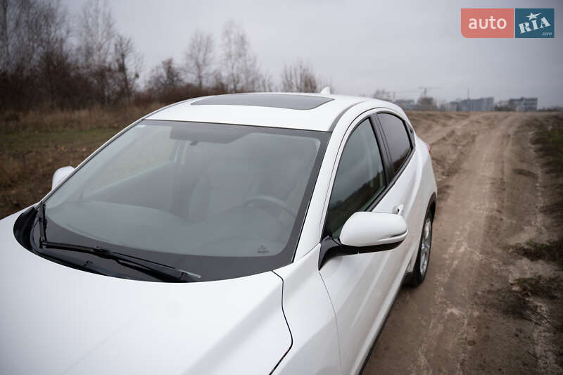 Внедорожник / Кроссовер Honda HR-V 2015 в Киеве