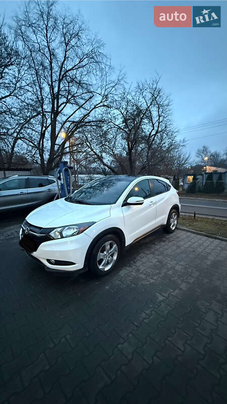 Внедорожник / Кроссовер Honda HR-V 2016 в Киеве