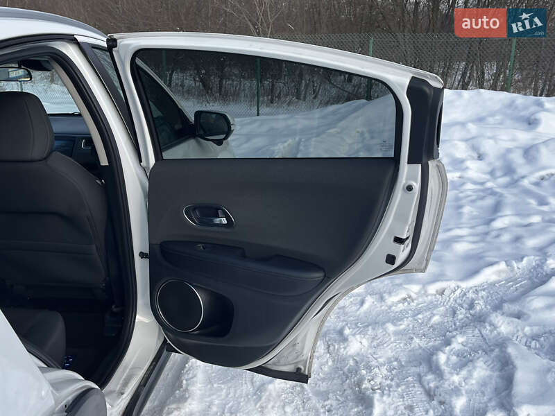 Внедорожник / Кроссовер Honda HR-V 2021 в Львове фото 17 Внедорожник / Кроссовер Honda HR-V 2021 в Львове