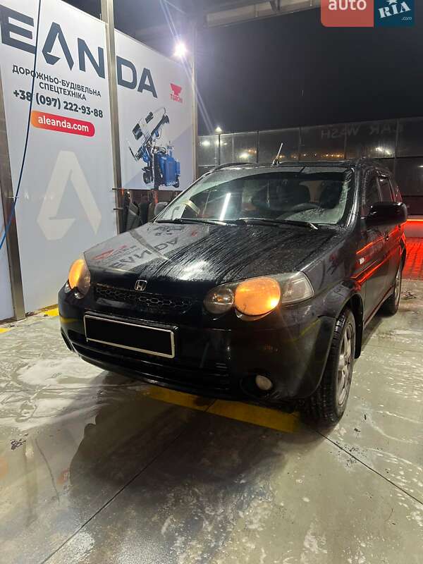 Внедорожник / Кроссовер Honda HR-V 2004 в Черновцах