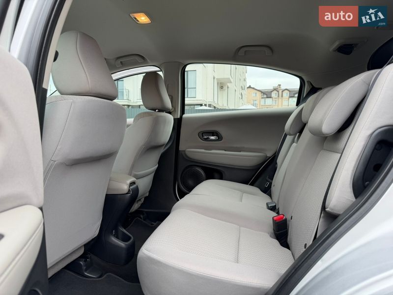 Внедорожник / Кроссовер Honda HR-V 2016 в Ужгороде фото 28 Внедорожник / Кроссовер Honda HR-V 2016 в Ужгороде