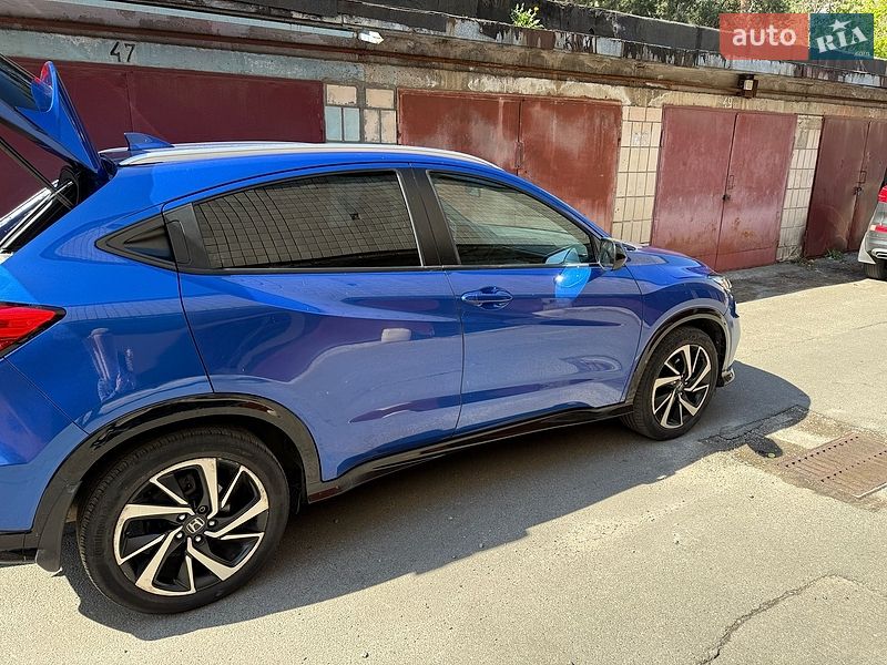 Внедорожник / Кроссовер Honda HR-V 2019 в Киеве