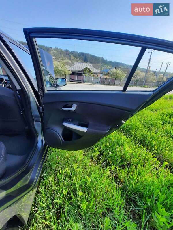 Хэтчбек Honda Insight 2012 в Могилев-Подольске