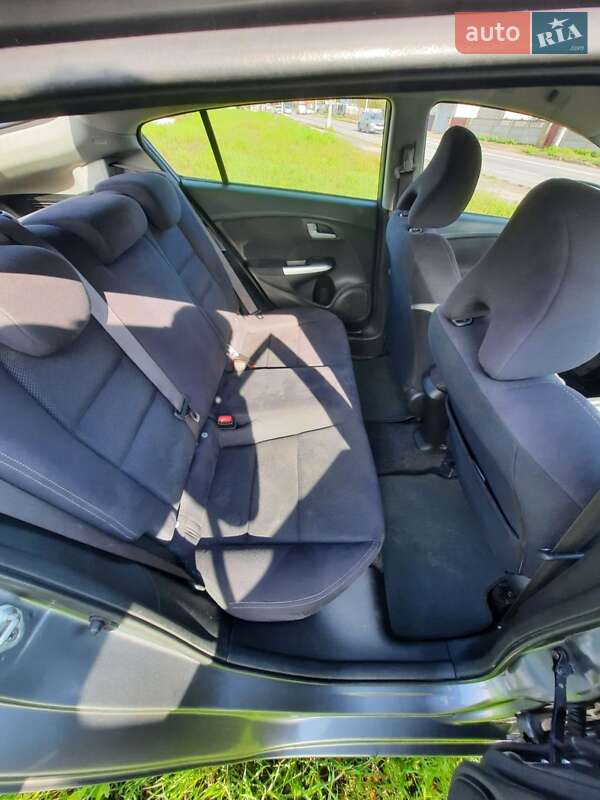 Хэтчбек Honda Insight 2012 в Могилев-Подольске