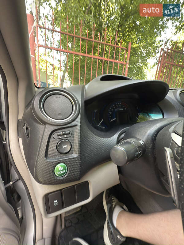 Хетчбек Honda Insight 2012 в Смілі