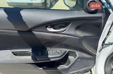 Седан Honda Insight 2021 в 