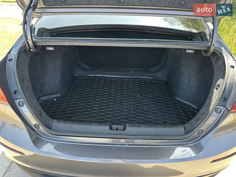 Седан Honda Insight 2020 в Киеве фото 6 Седан Honda Insight 2020 в Киеве