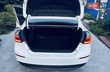 Седан Honda Insight 2021 в 