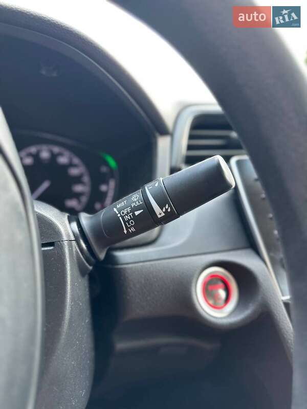 Седан Honda Insight 2018 в Луцке