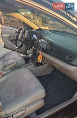 Хэтчбек Honda Insight 2011 в 