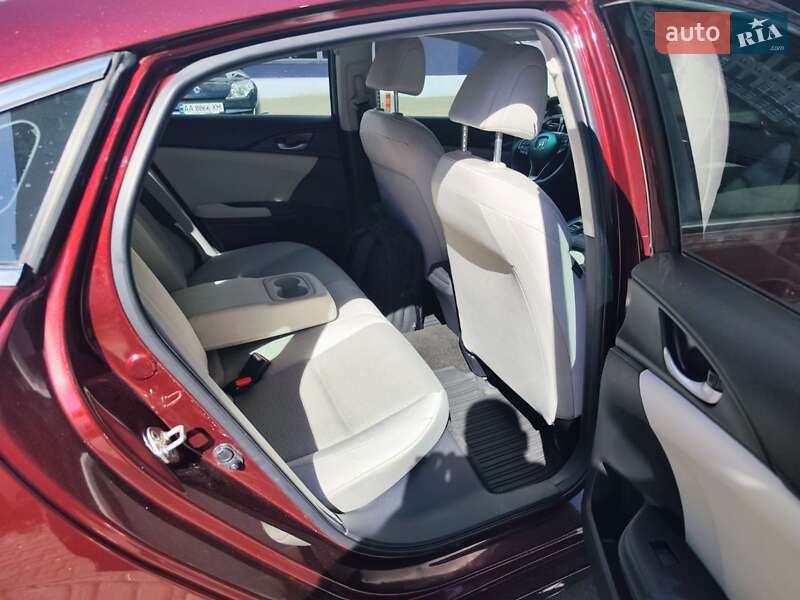 Седан Honda Insight 2018 в Киеве