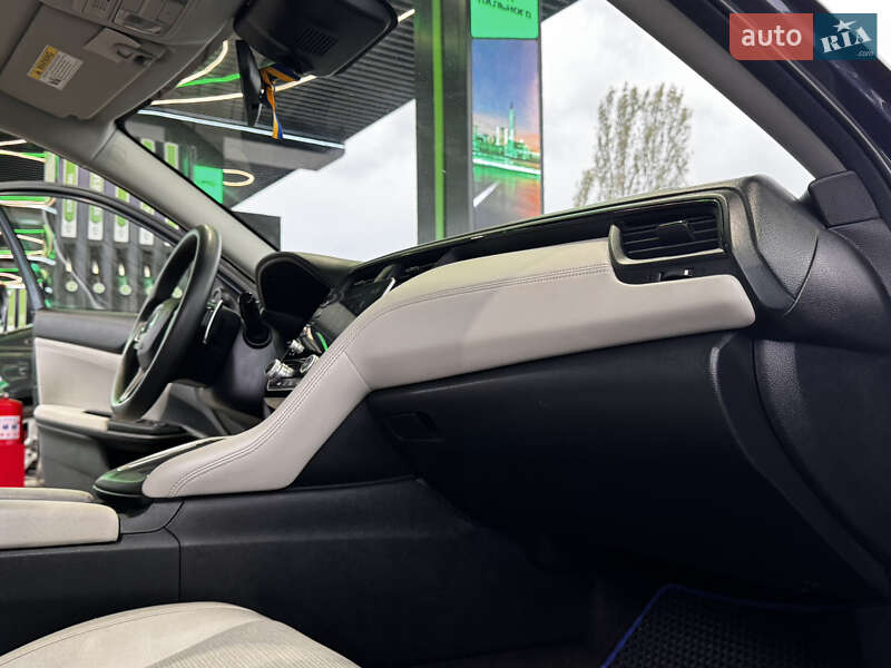 Седан Honda Insight 2019 в Одессе