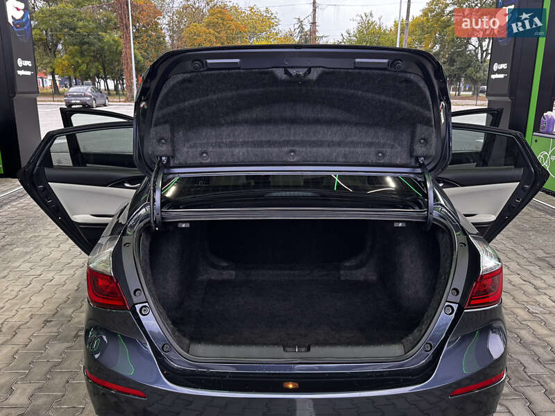 Седан Honda Insight 2019 в Одессе