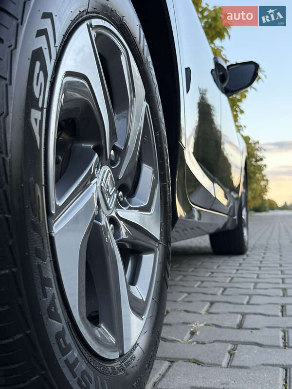 Седан Honda Insight 2018 в Одессе