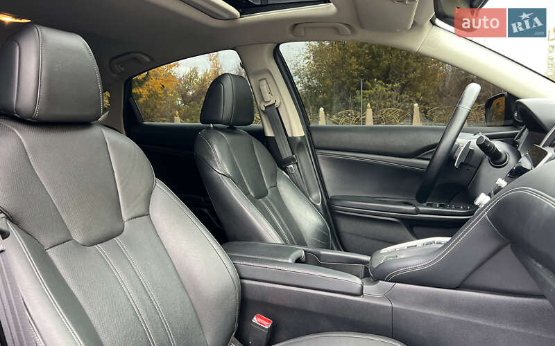 Седан Honda Insight 2019 в Львове