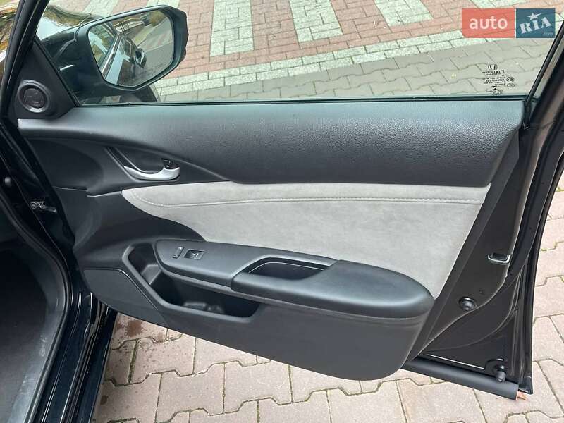 Седан Honda Insight 2019 в Киеве