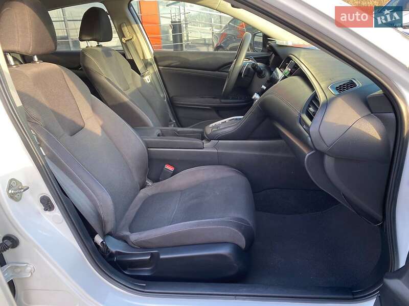 Седан Honda Insight 2018 в Львове