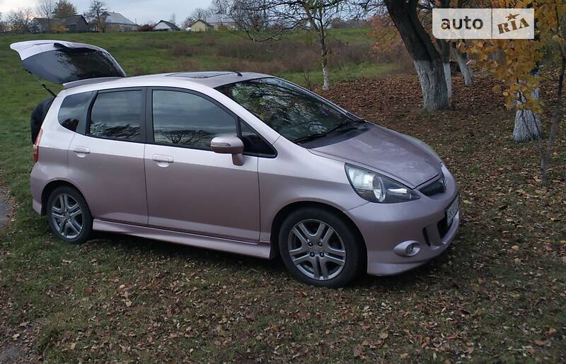 Хэтчбек Honda Jazz 2008 в Киеве