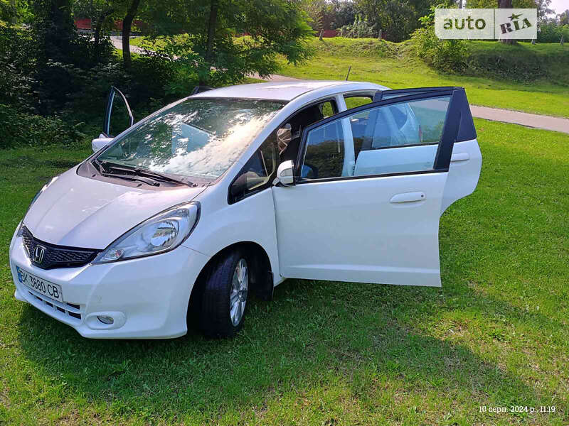 Хэтчбек Honda Jazz 2012 в Ровно фото 5 Хэтчбек Honda Jazz 2012 в Ровно