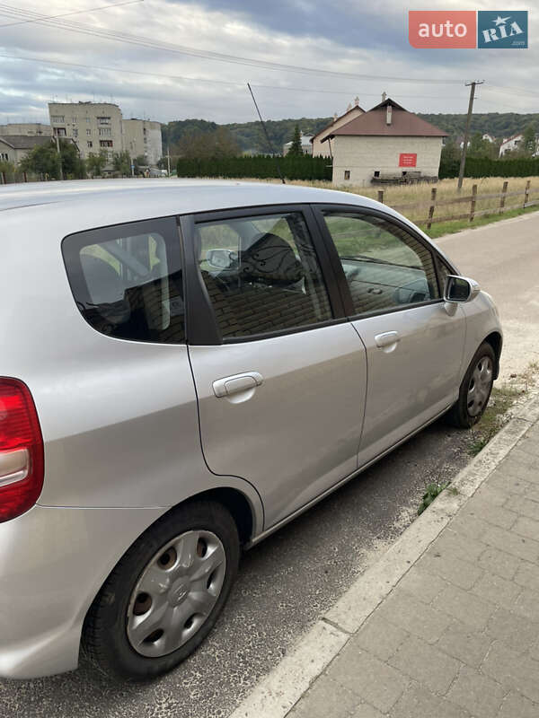 Хэтчбек Honda Jazz 2006 в Львове