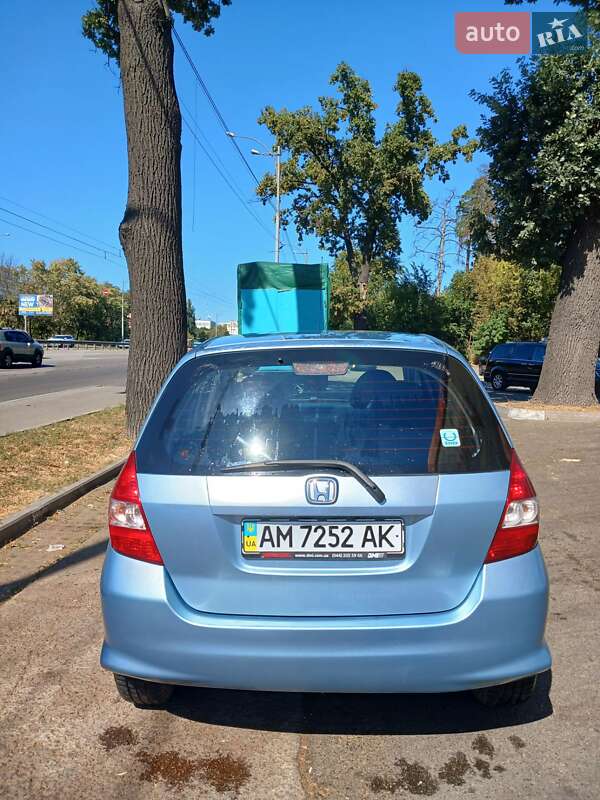 Хэтчбек Honda Jazz 2006 в 