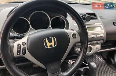 Хэтчбек Honda Jazz 2005 в 