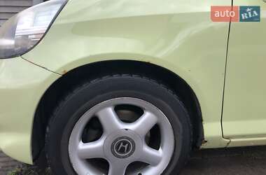 Хэтчбек Honda Jazz 2005 в 