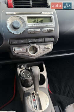 Хетчбек Honda Jazz 2006 в 