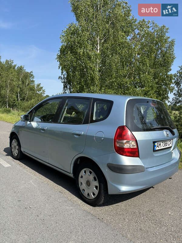 Хэтчбек Honda Jazz 2005 в Романове