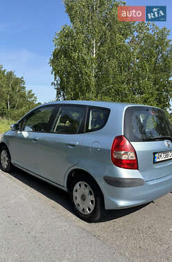 Хэтчбек Honda Jazz 2005 в 