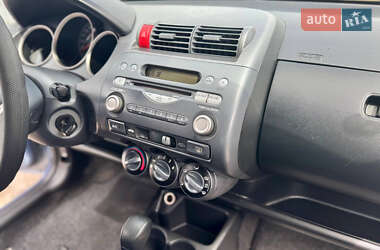 Хэтчбек Honda Jazz 2005 в 
