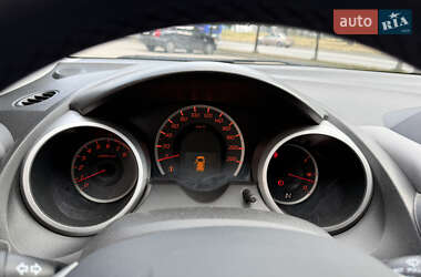 Хетчбек Honda Jazz 2010 в 