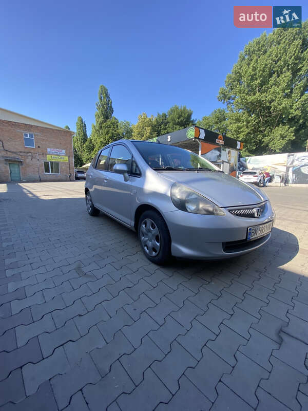 Хэтчбек Honda Jazz 2006 в 