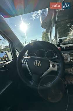 Хэтчбек Honda Jazz 2006 в 