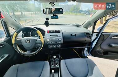 Хэтчбек Honda Jazz 2004 в 