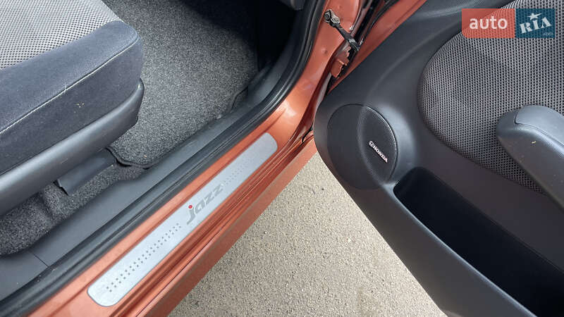 Хэтчбек Honda Jazz 2006 в Киеве