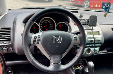 Хэтчбек Honda Jazz 2006 в 